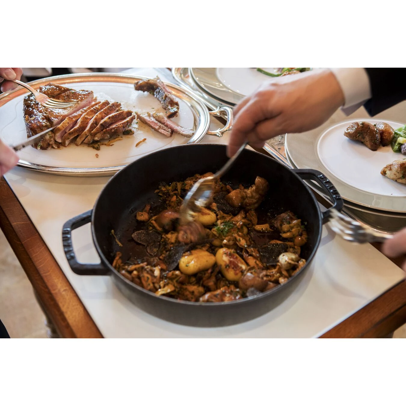 Staub 26 Cm Cast Iron Frying Pan Black 5 Staub 26 Cm Cast Iron Frying Pan Black - Image 3