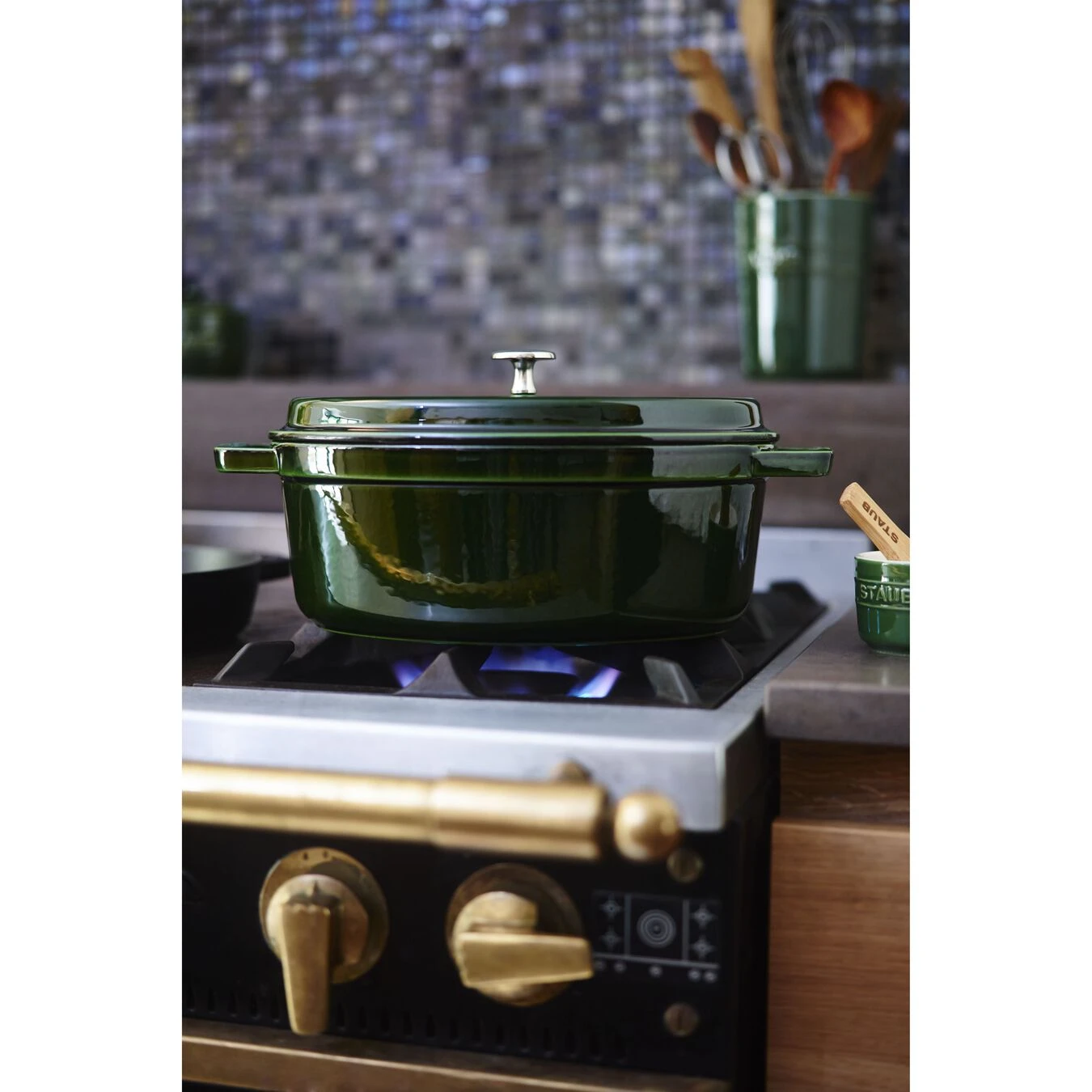 Staub 33 Cm Oval Cast Iron Cocotte Basil-green 6 Staub 33 Cm Oval Cast Iron Cocotte Basil-green - Image 4
