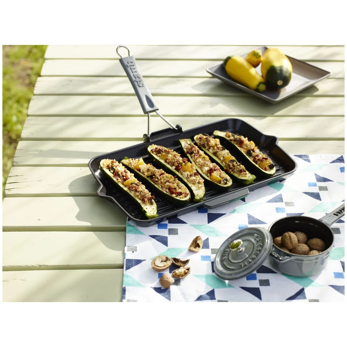 Staub 34 X 21 Cm Rectangular Cast Iron Grill Pan With Pouring Spout Black 5 Staub 34 X 21 Cm Rectangular Cast Iron Grill Pan With Pouring Spout Black - Image 3