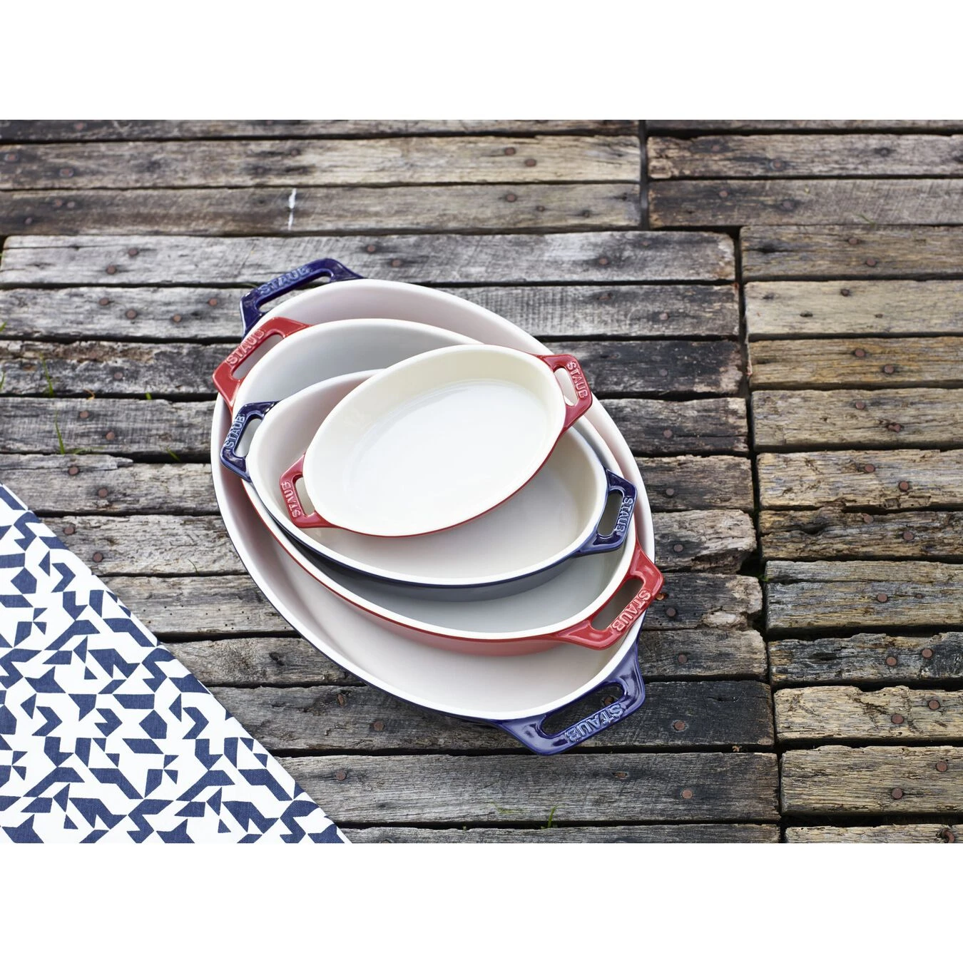 Staub 17 Cm Oval Ceramic Oven Dish Cherry 7 Staub 17 Cm Oval Ceramic Oven Dish Cherry - Image 5