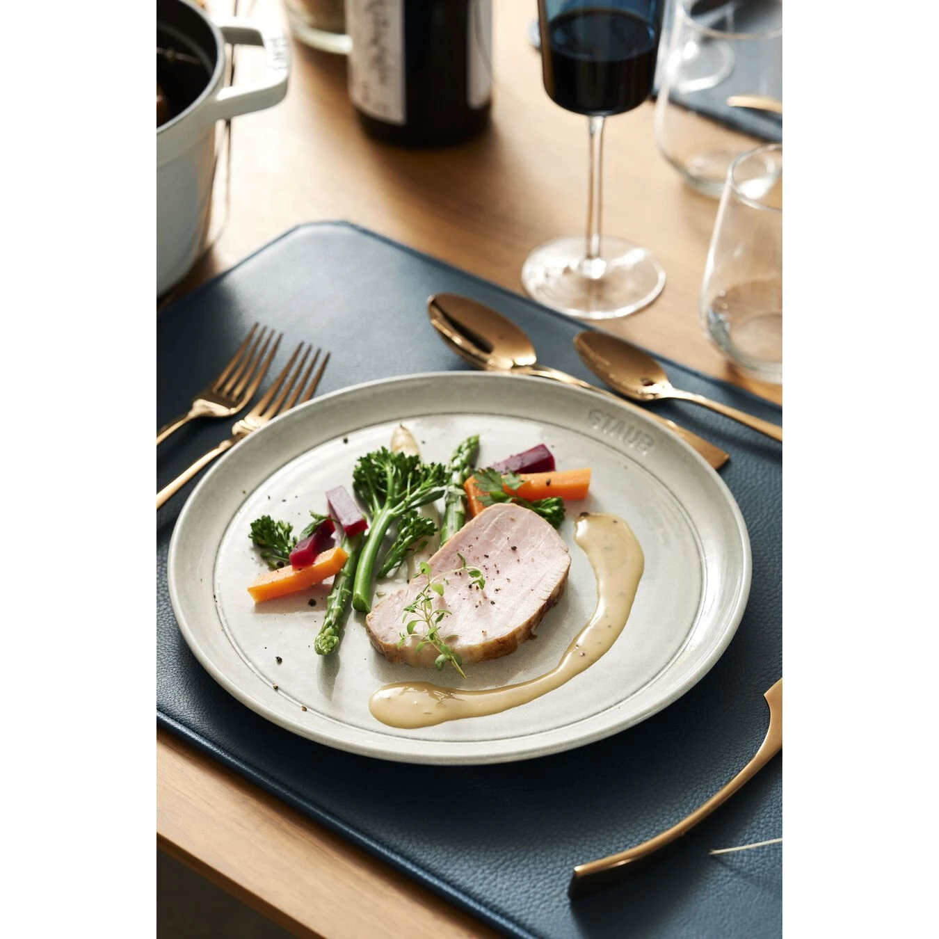 Staub 26 Cm Ceramic Plate Flat White Truffle 5 Staub 26 Cm Ceramic Plate Flat White Truffle - Image 3