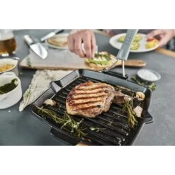 Staub 24 X 24 Cm Square Cast Iron Grill Pan With Pouring Spout Black 7 Staub 24 X 24 Cm Square Cast Iron Grill Pan With Pouring Spout Black -Staub 424418857