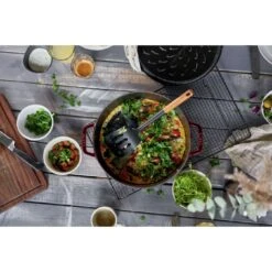 Staub 28 Cm Round Cast Iron Saute Pan Chistera Grenadine-red 11 Staub 28 Cm Round Cast Iron Saute Pan Chistera Grenadine-red -Staub 424419717