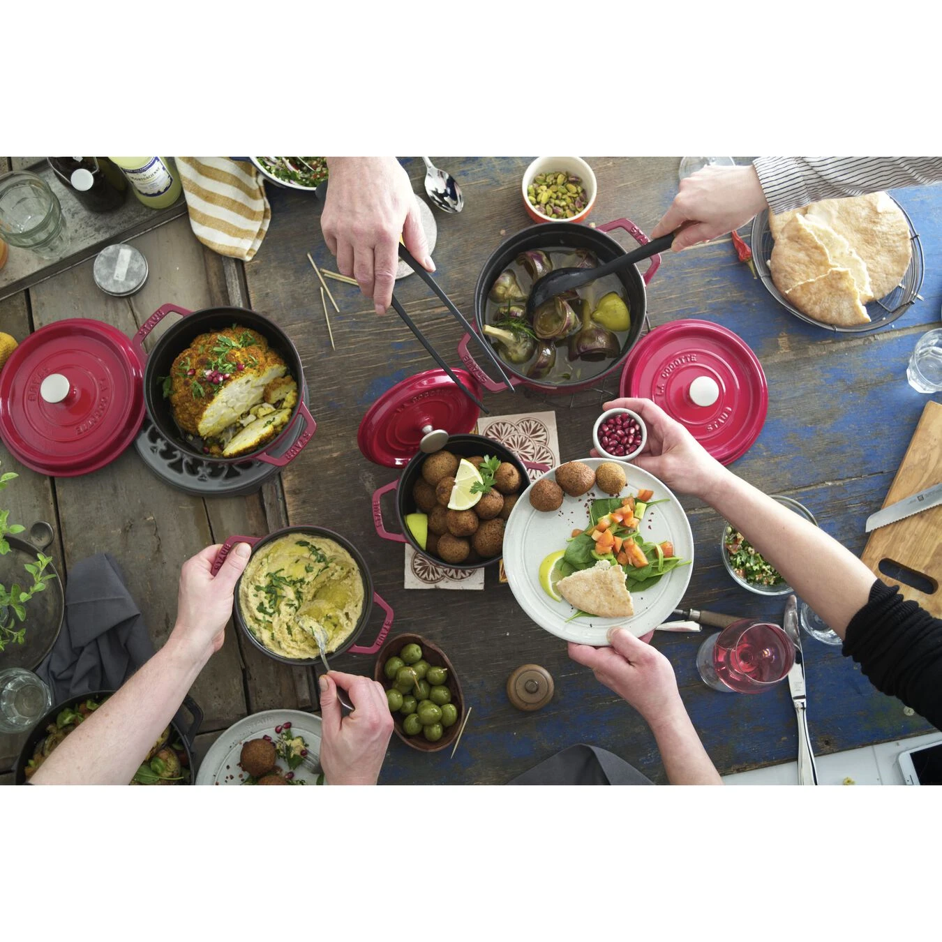 Staub 22 Cm Round Cast Iron Cocotte Cherry 7 Staub 22 Cm Round Cast Iron Cocotte Cherry - Image 5