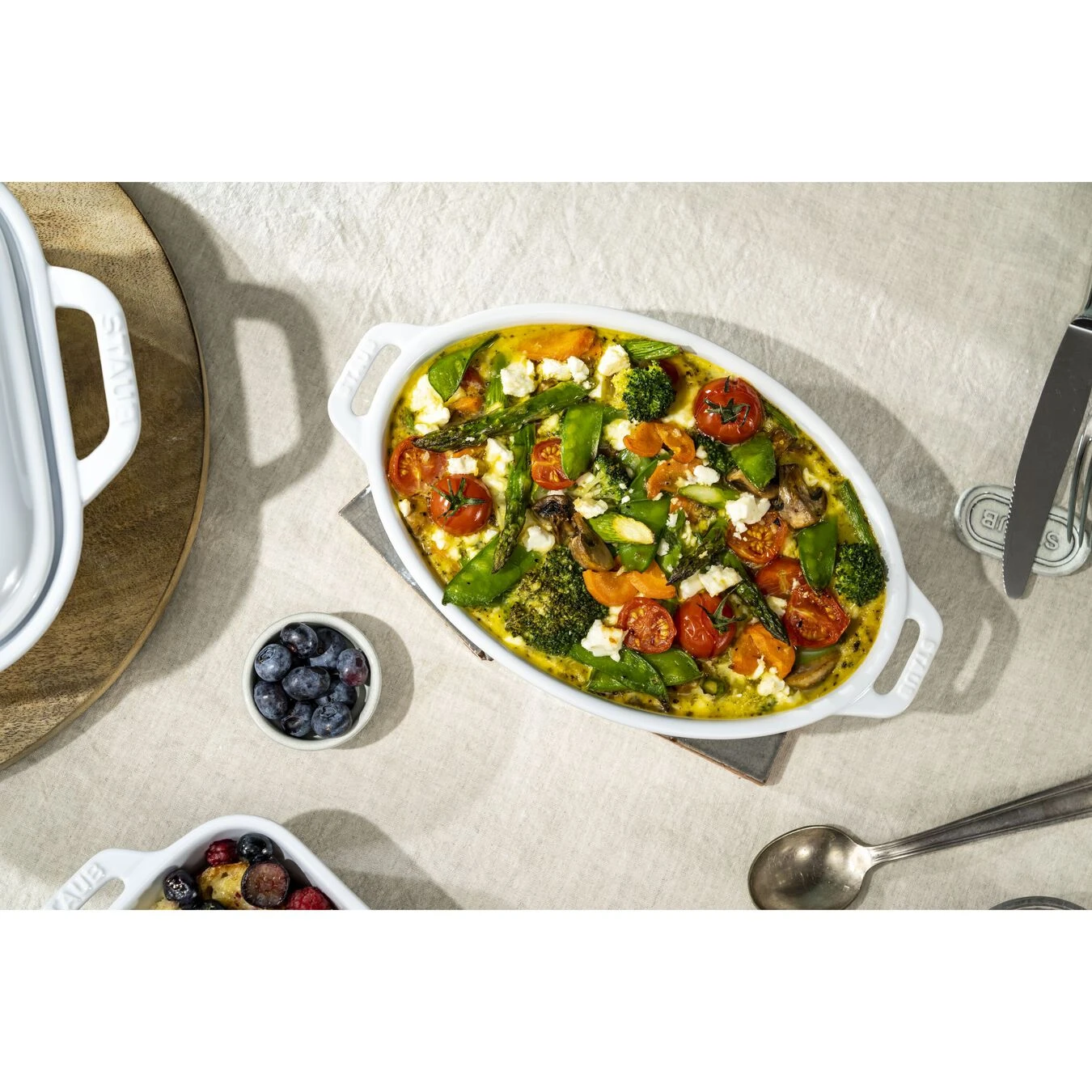 Staub 23 Cm Oval Ceramic Oven Dish Pure-white 4 Staub 23 Cm Oval Ceramic Oven Dish Pure-white - Image 2