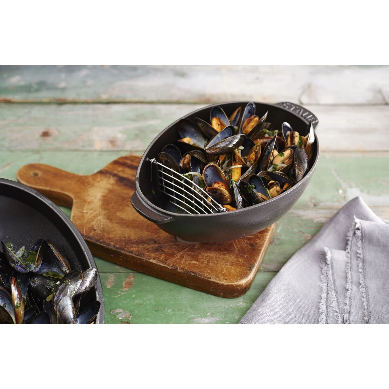 Staub 25 Cm Oval Cast Iron Mussel Pot Black 4 Staub 25 Cm Oval Cast Iron Mussel Pot Black - Image 2